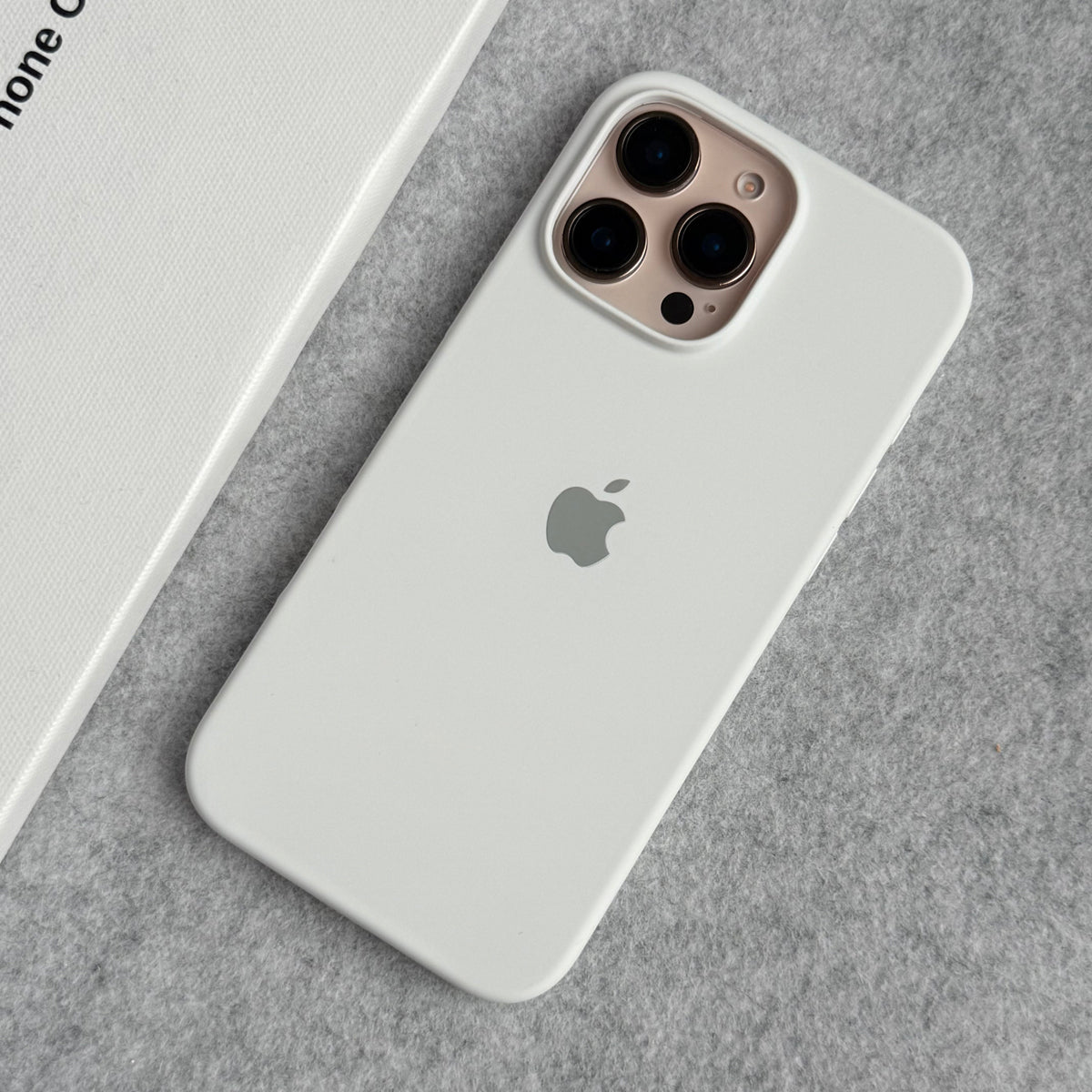 iPhone Silicone Case Cover (White)