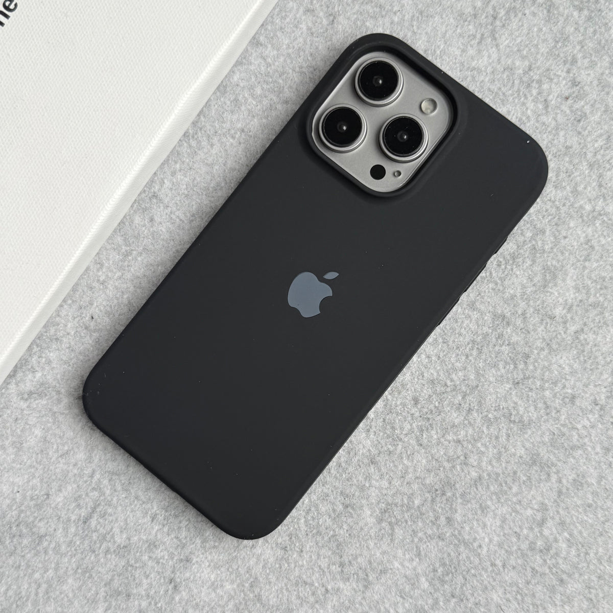 iPhone Silicone Case Cover (Black)