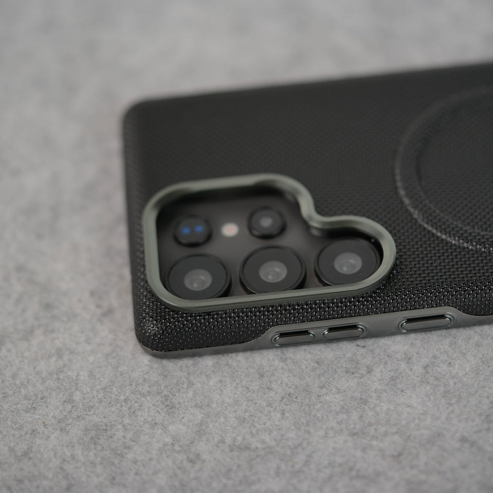 Samsung Galaxy Ultra Series Shiny Dotted MagSafe Cover With Metal Camera Bump